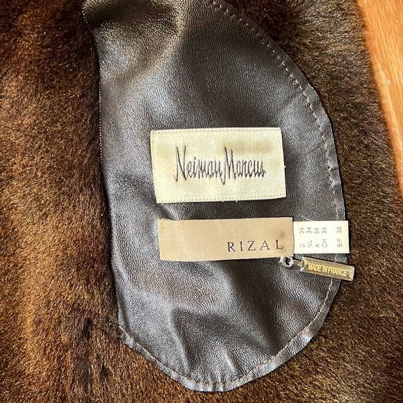 Rizal rich brown shearling coat. Size 34 fits like a true small - Picture 8 of 13